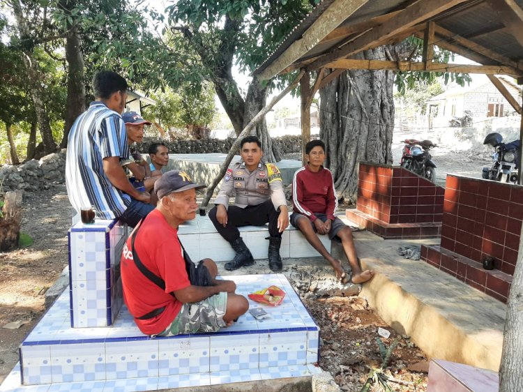 Bhabinkamtibmas Polsek Rote Barat Lakukan Sambang  Di Rinalolon