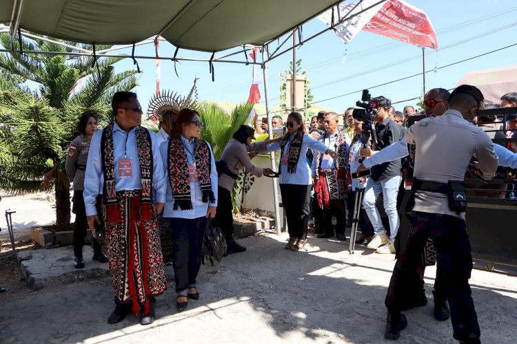 Tahap Pendaftaran Hari Kedua, Bakal Pasangan Calon dan Tamu Undangan Diperiksa Ketat Dengan Metal Detector dan Secdoor Saat Masuk Kantor KPUD