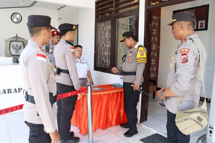 Tahap Pendaftaran Hari Terakhir, Kapolres Cek Personel dan Sistem Pengamanan di Kantor KPUD