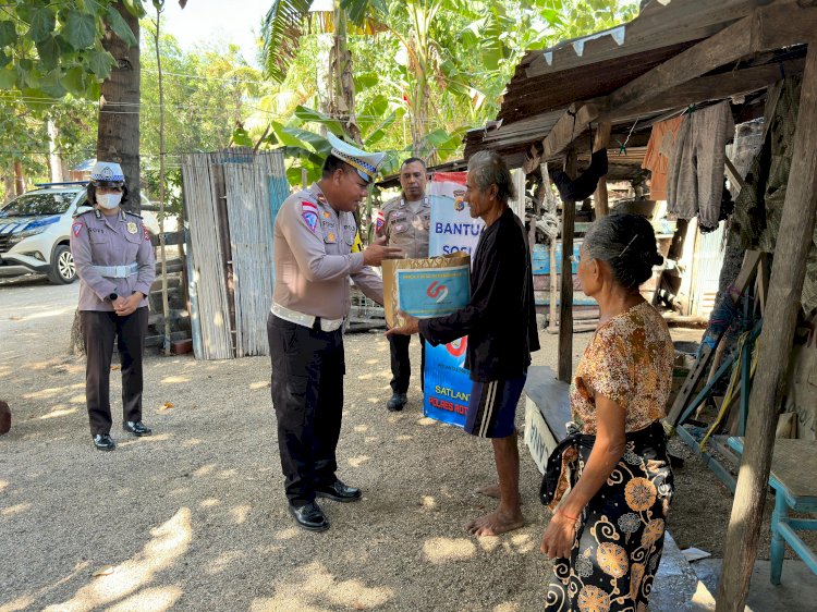 Jelang Hari Lalu-lintas Bhayangkara ke-69, Satuan Lalu-lintas Polres Rote Ndao Berikan Bantuan Sosial ke Masyarakat