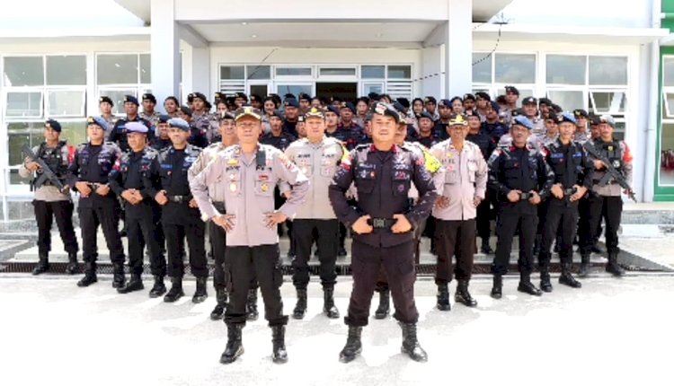 Hari Jadi Pelopor, Wakapolres Bersama PJU dan Anggota Berikan Surprise Kepada Brimob Kompi 2 Batalyon A Pelopor Rote Ndao