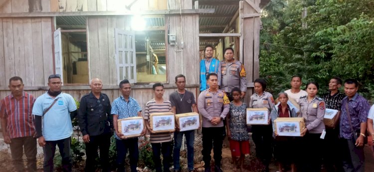 Kunjungi Warga Penerima Listrik Gratis, Kapolres Berikan Bantuan Sembako