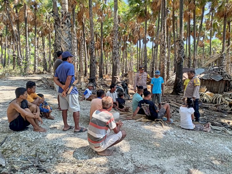 Sambangi Warga Sonimanu,Kapolsek Pantai Baru Titipkan Pesan Kamtibmas