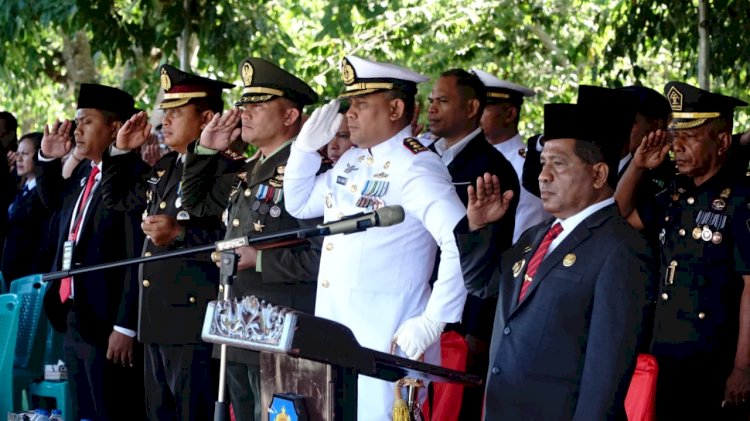 Kapolres Rote Ndao AKBP Mardiono,S.ST.,M.K.P Mengikuti Upacara Memperingati Hari Pahlawan Dengan Tema