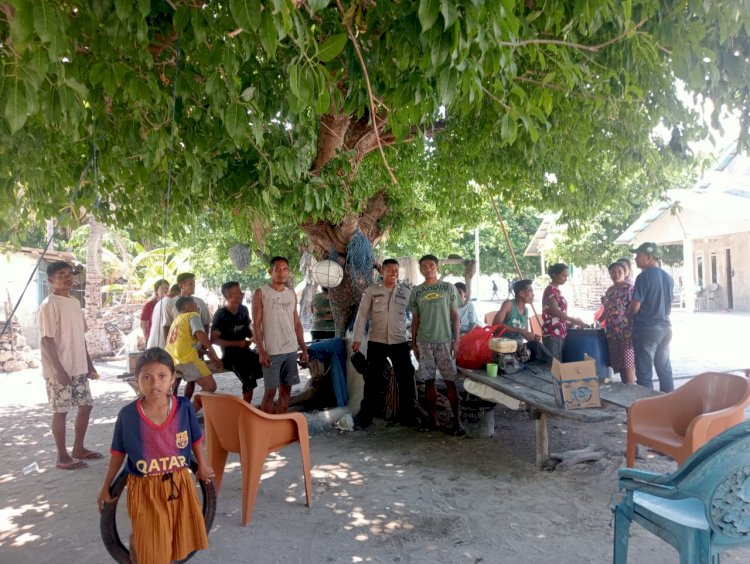 Kegiatan Bhabinkamtibmas Brigpol Marsel B W Henuk di Desa Oeseli, Oebou, dan Pulau Landu Dalam Rangka Ciptakan Pilkada Damai