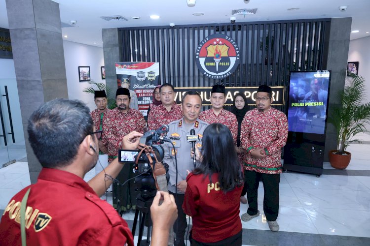 Hari Jadi Humas Polri Ke-73, Kadiv Humas Beri Apresiasi Berangkatkan Personel dan Media Ibadah Umroh