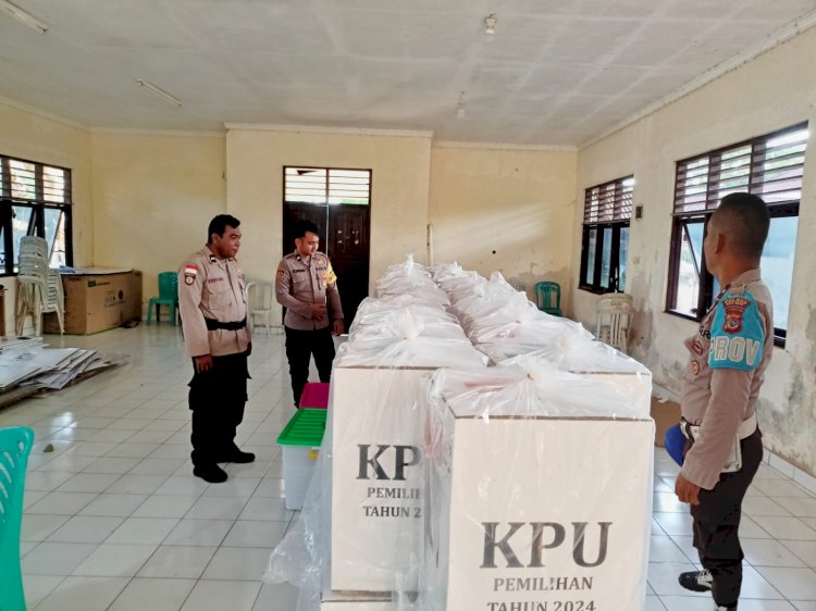 Pengamanan Kotak Suara Pilkada Serentak Kabupaten Rote Ndao Pada PPK Kecamatan Pantai Baru (Jumat 29/11/2024)