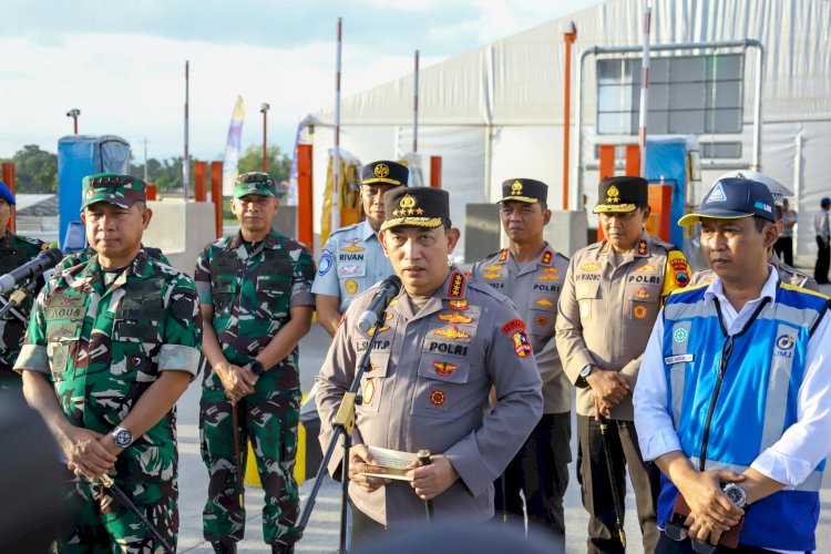 Persiapan Pengamanan Natal-Tahun Baru, Kapolri dan Panglima TNI Tinjau Gerbang Tol Prambanan 