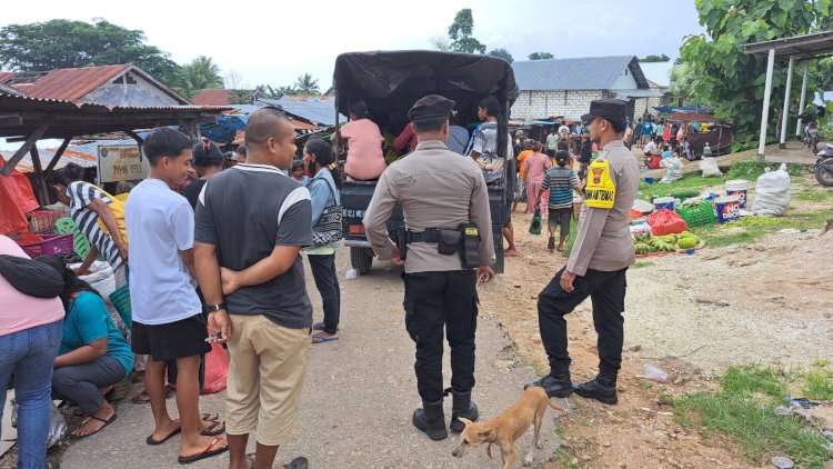 Patroli Dialogis Polsek Rote Selatan di Pasar Oele: Membangun Sinergi Keamanan Bersama Masyarakat