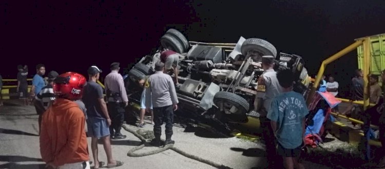 Kasat  Lantas Polres Rote Ndao : Laka Tunggal Di Area Pelabuhan Pantai Baru Satu Unit  Truck Rusak Berat