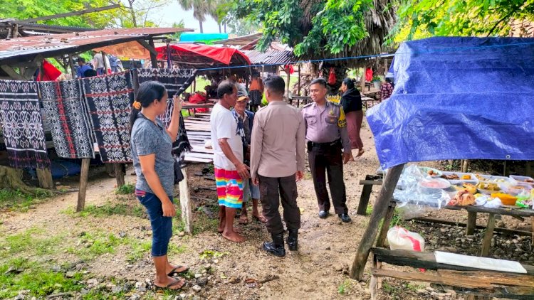 Personel Polsek Rote Barat Daya  Laksanakan Patroli Untuk Tingkatkan Keamanan Masyarakat