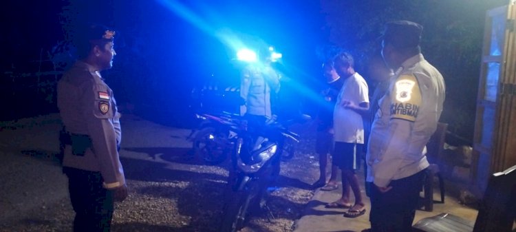 Ipda Andi D E Salata : Patroli Lampu Biru Polsek Rote Selatan Untuk Jaga  Keamanan   Masyarakat