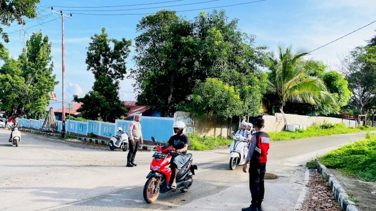 Tekan Angka Laka Lantas Personel Polres Rote Ndao Lakukan Pengamanan Pada Jam Sibuk