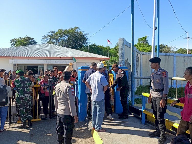 Personel Polsek Pantaibaru  Melakukan Pengamanan Ketat Pada Area Pelabuhan