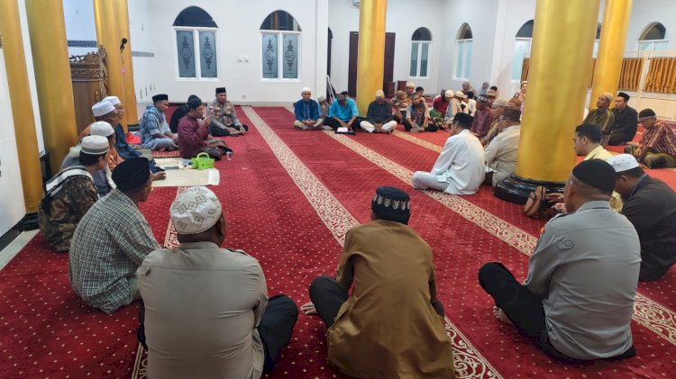 Kapolres Rote Ndao :  Rangkaian Kegiatan Ramadhan Berkah Polres Rote Ndao Dengan Tadarus Alquran Bersama Jemaah