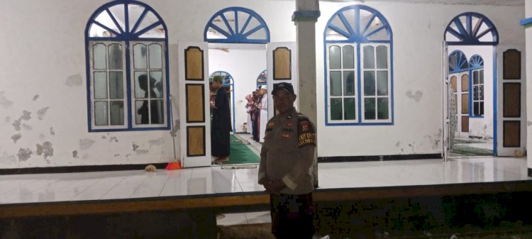 Pengamanan Tarawih Oleh Personel Polsek Pantaibaru Upaya Untuk Jamin Kamtibmas  Dan Kenyamanan Warga