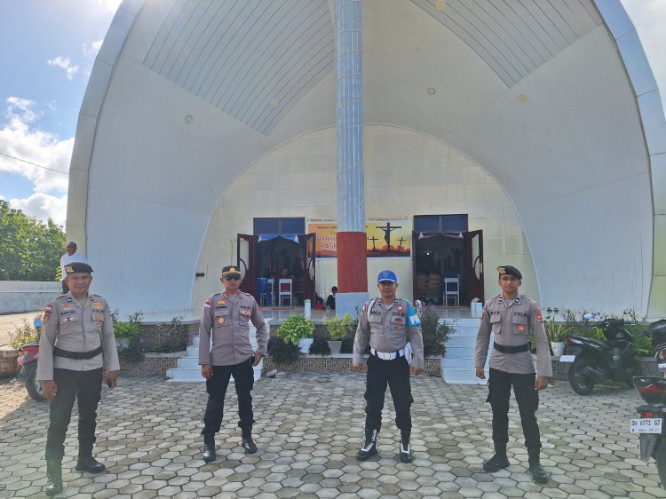 Polsek Pantaibaru Hadir Lakukan Pengamanan Tempat Ibadah Diwilayah Hukum Polsek Pantaibaru