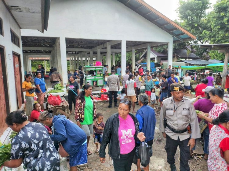 Kapolsek Rote Tengah : Patroli Dialogis, Upaya Ciptakan Kamtibmas Yang Kondusif Bagi Masyarakat