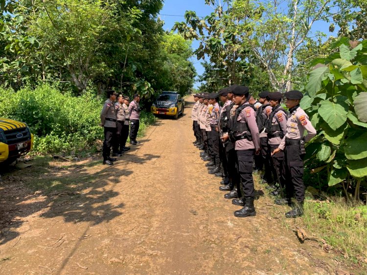 Polres Rote Ndao Melakukan Pengamanan Pemeriksaan Setempat Perkara Perdata Tanah Di Desa Seubela