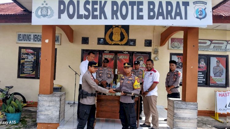Kapolsek Rote Barat : Operasi Pekat Turangga 2025, Dua Pucuk Senpira Diserahkan Warga