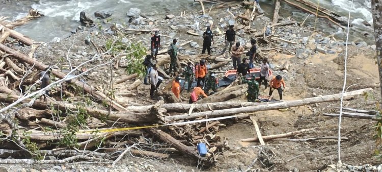 Hari Ini Tim Gabungan Temukan 6 Korban Banjir Bandang di Pegunungan Arfak, Pencarian Dilanjutkan Besok