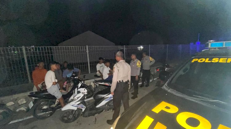 Patroli Malam Personel Polsek Lobalain, Upaya Pencegahan Aksi Premanisme Selama Operasi Pekat Turangga 2025