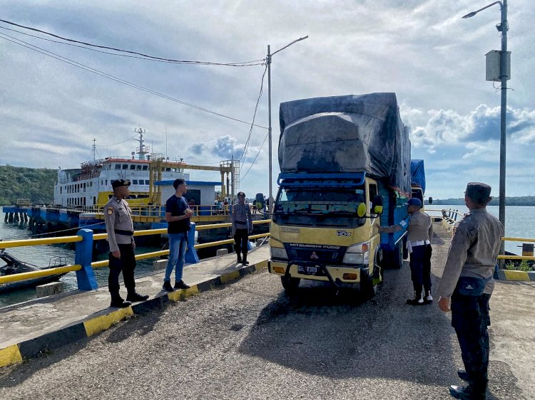Operasi Pekat Turangga 2025, Personel Polsek Pantaibaru Tingkatkan Pengawasan Pada Pelabuhan Pantaibaru