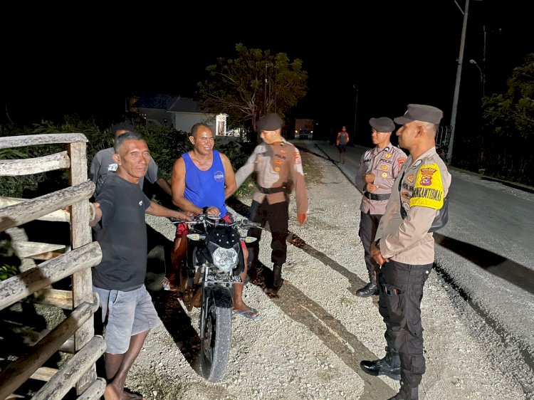 Kapolsek Rote Tengah : Patroli Malam Personel Polsek Rote Tengah Untuk Cegah Gangguan Kamtibmas Dan Memastikan Masyarakat Aman