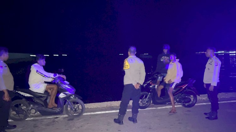 Patroli Preventif Polsek Lobalain Pada Malam Hari Untuk Cegah Aksi Premanisme