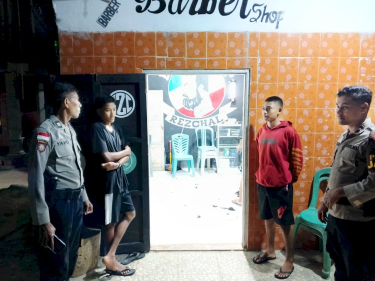 Patroli Malam Personel Polsek Rote Selatan Untuk Cegah Gangguan Kamtibmas