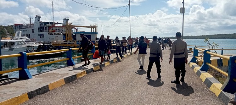 Polsek Pantaibaru Tingkatkan Pengamanan Pada Area Pelabuhan Jaga Kenyamanan Penumpang