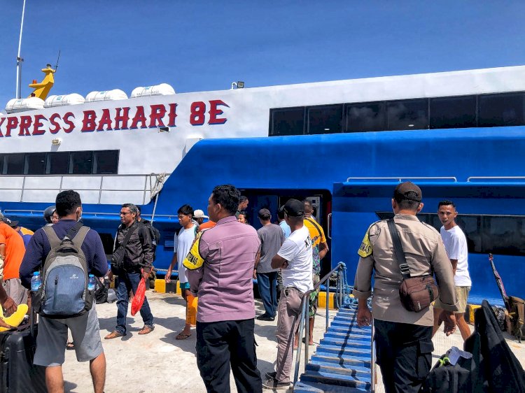 Pengamanan Pada Pelabuhan Baa, Polsek Lobalain Hadir Untuk Cegah Potensi Tindak Pidana
