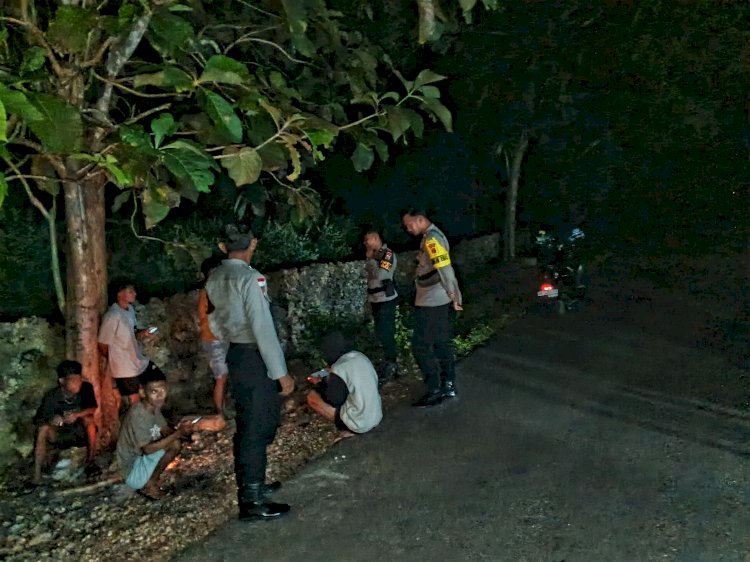 Patroli Malam Polsek Rote Selatan, Upaya Untuk Jaga Kamtibmas Tetap Kondusif Dan Cegah Aksi Kriminalitas