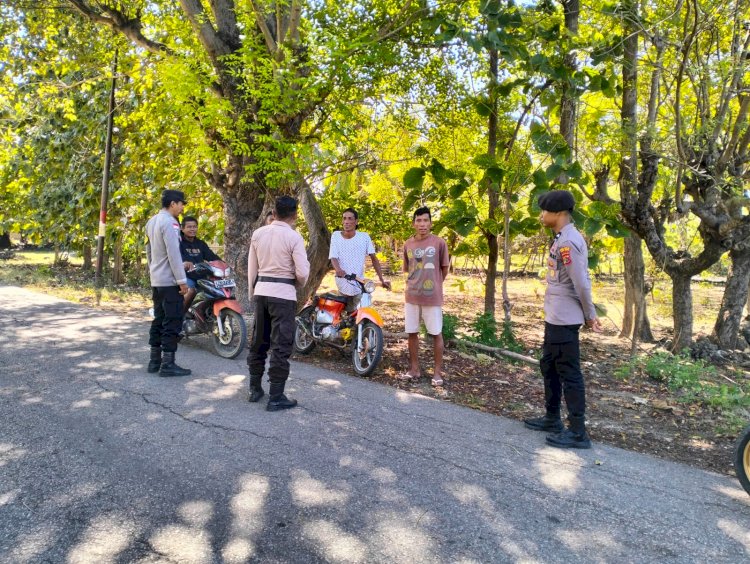 Patroli KRYD Dan Sosialisasi Cegah Aksi Premanisme Oleh Personel Polsek Rote Barat Daya Bagi Masyarakat