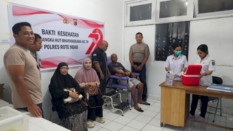 Polres Rote Ndao Gelar Donor Darah Dalam Rangka Bakti Kesehatan HUT Bhayangkara Ke 79