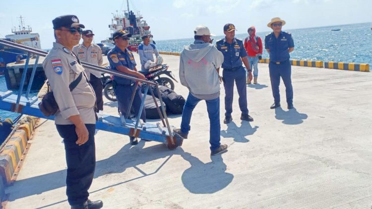 Pengamanan Pada Pelabuhan Baa, Upaya Polsek Lobalain Untuk Ciptakan Rasa Aman Bagi Masyarakat