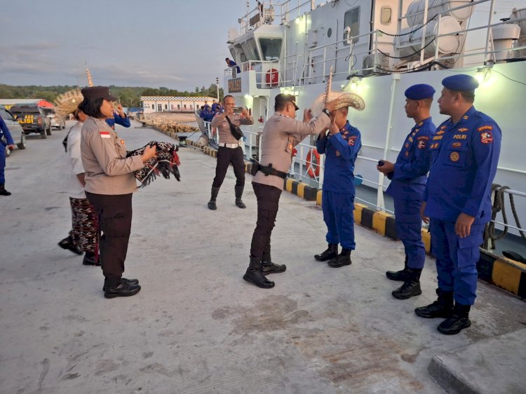 Patroli Sambang Nusa, KP IBIS -6001 Singgah Diwilayah Hukum Polres Rote Ndao.