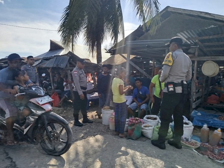 Personel Polsek RBL Lakukan Patroli Preventif Gangguan Kamtibmas Pada Pasar Busalangga