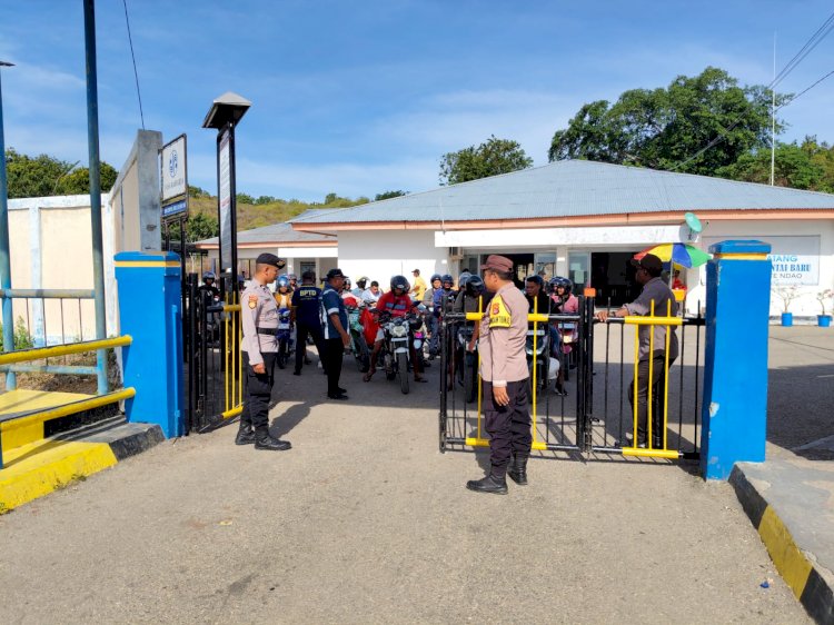 Personel Polsek Pantai Baru Gelar Pengamanan di Pelabuhan Ferry ASDP Pantaibaru