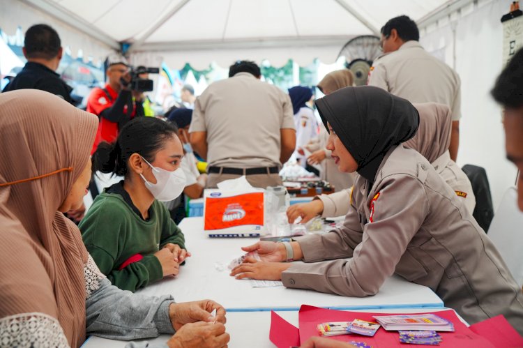 Kapolri Hadiri CFD Hari Bhayangkara 'Polri untuk Masyarakat', Disambut Antusias Warga