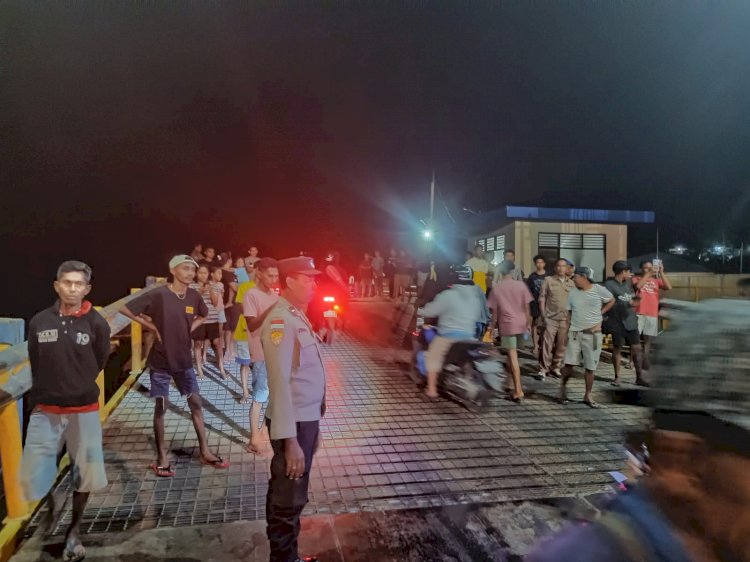Polsek Pantai Baru Lakukan Pengamanan Hingga Malam Hari Di Pelabuhan ASDP Pantaibaru