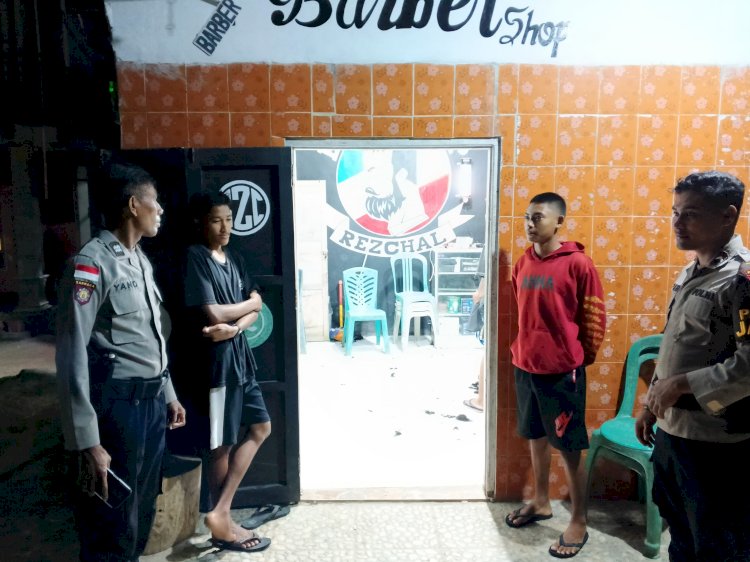 Patroli Malam Personel Polsek Rote Selatan Untuk Jamin Keamanan Masyarakat