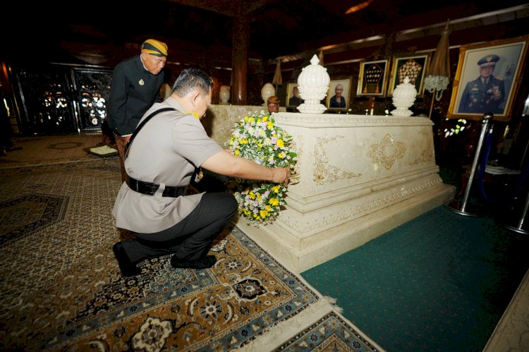 Setelah BJ Habibie-Soeharto, Kapolri akan Ziarah ke Makam Gusdur-Bung Karno Besok