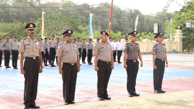 Sebanyak 24 Personel Polres Rote Ndao  Naik Pangkat,  Kapolres Pimpin Upacara Korps Raport