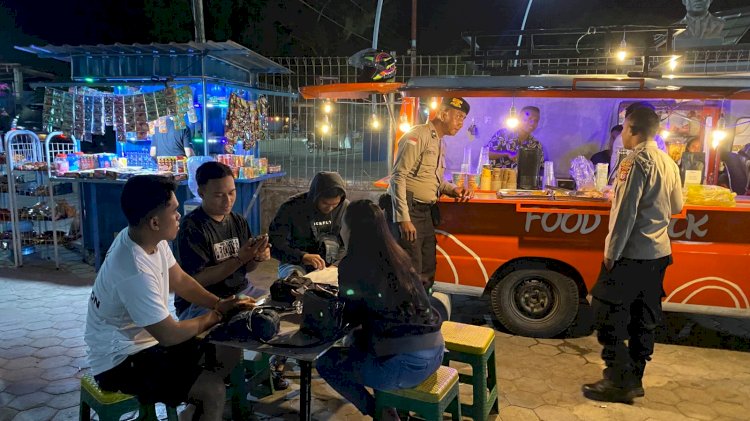 Polsek Lobalain Lakukan Pengamanan Car Free Night Di Area Lapangan Baa