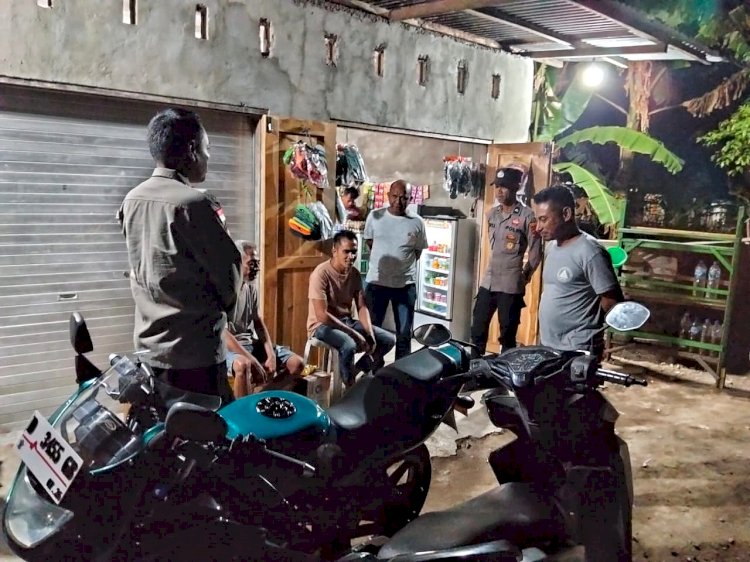 Kapolsek RBD :  Patroli Pada Malam Hari, Upaya Polsek Rote Barat Daya Pastikan Keamanan Masyarakat