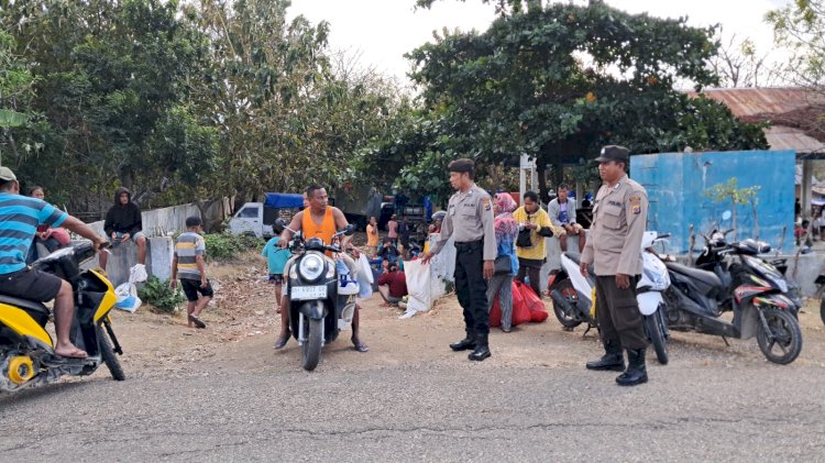 Patroli Dialogis Dan Edukasi Pembinaan Kamtibmas Oleh Personel Polsek Rote Barat Daya