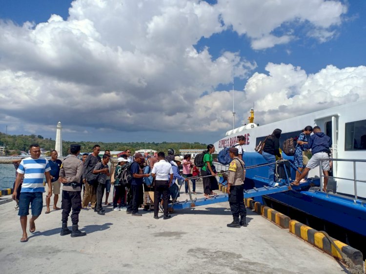 Personel Polsek Lobalain Tingkatkan Pengamanan Di Area Pelabuhan Baa