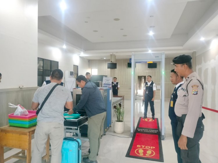 Polsek Lobalain Tingkatkan Pengamanan Di Bandara D C Saudale