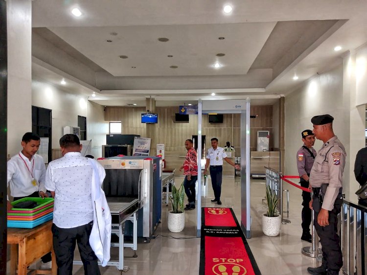 Satuan Samapta Polres Rote Ndao Tingkatkan Pengawasan Dan Pengamanan Diarea Bandara D C Saudale